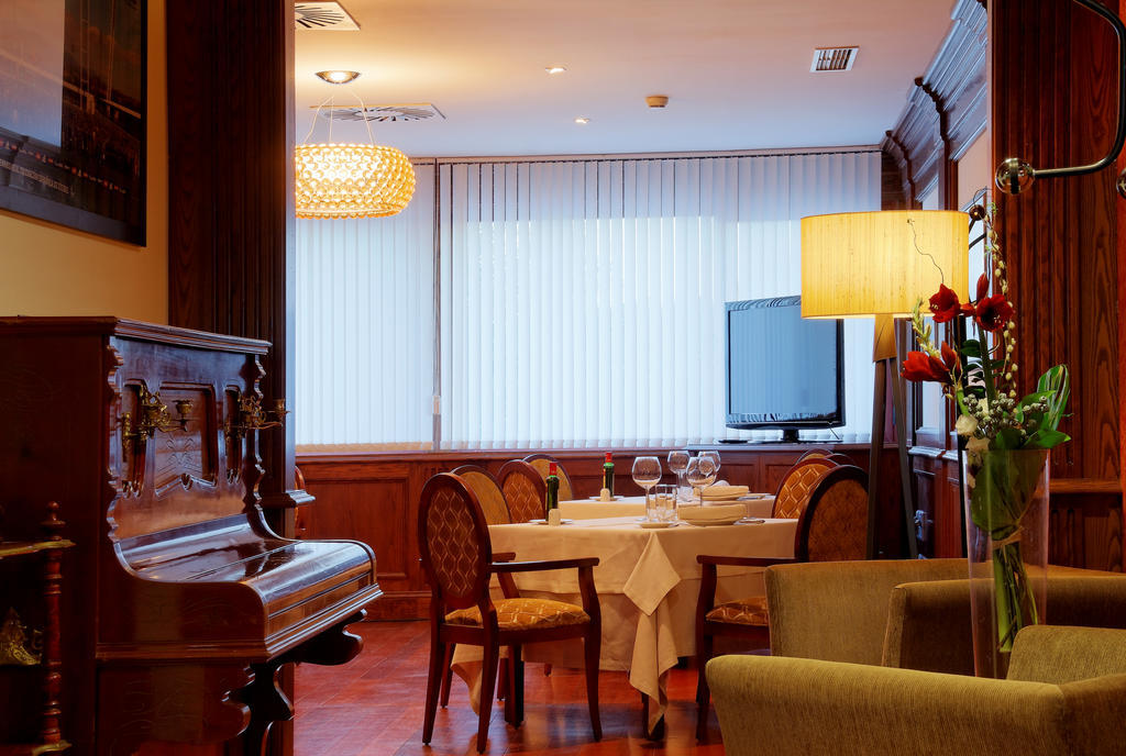 لاس روزاس دي مدريد Hotelsefutbol المظهر الخارجي الصورة