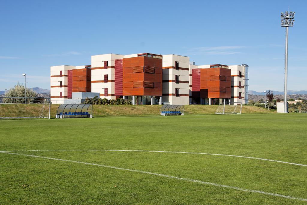 لاس روزاس دي مدريد Hotelsefutbol المظهر الخارجي الصورة