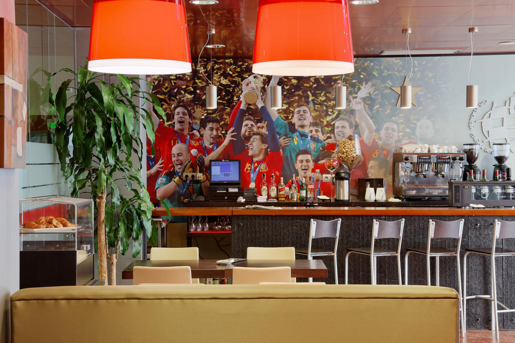 لاس روزاس دي مدريد Hotelsefutbol المظهر الخارجي الصورة