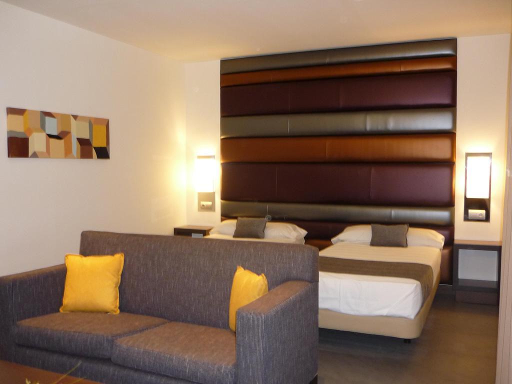لاس روزاس دي مدريد Hotelsefutbol الغرفة الصورة
